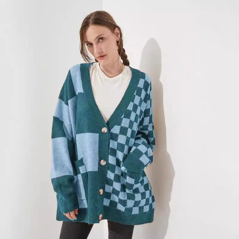 Loose slim fit printed checks knitwear cardigan in gray with regular sleeves and button front