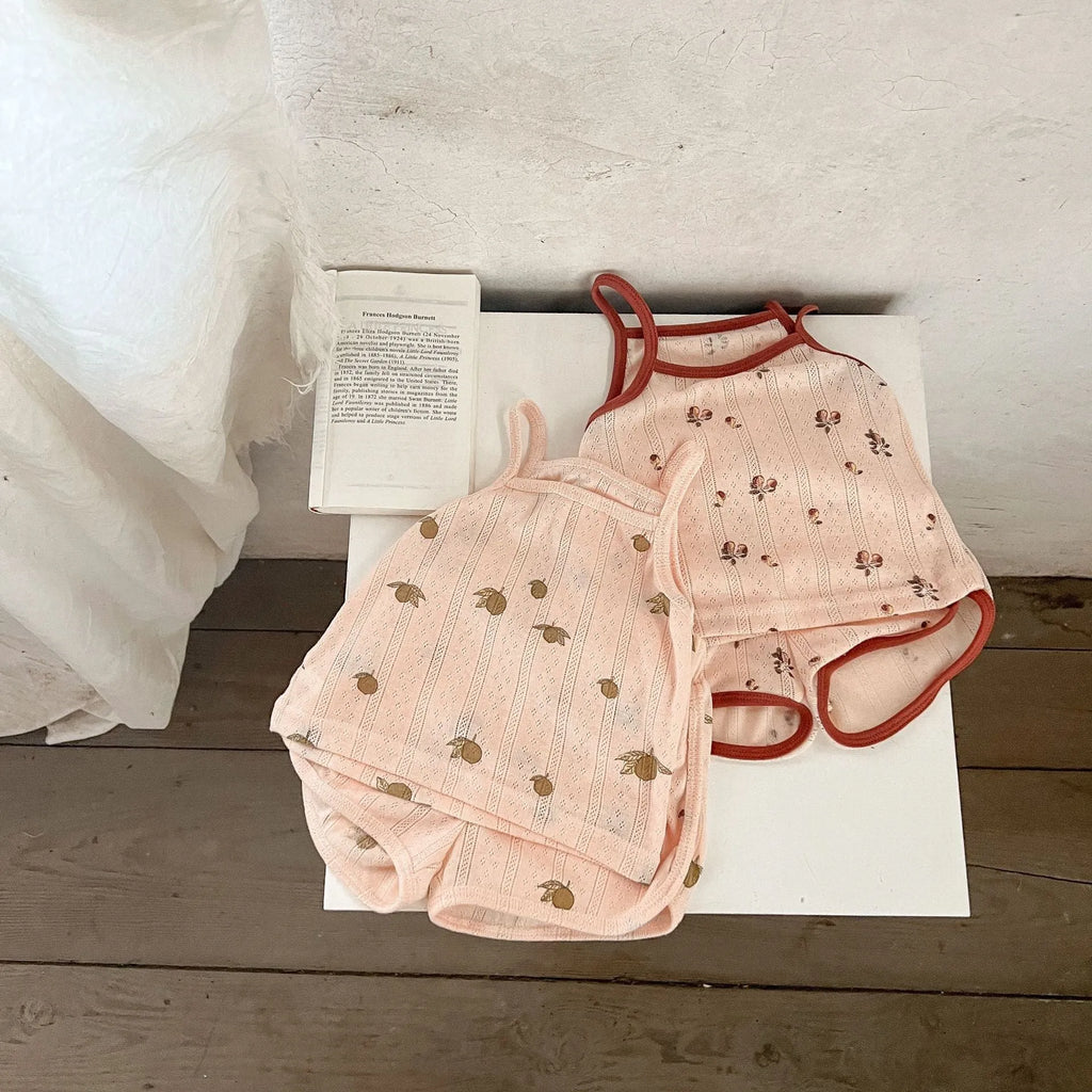 Children's cotton corduroy two-piece pajama set with pullover shirt and shorts in floral colour