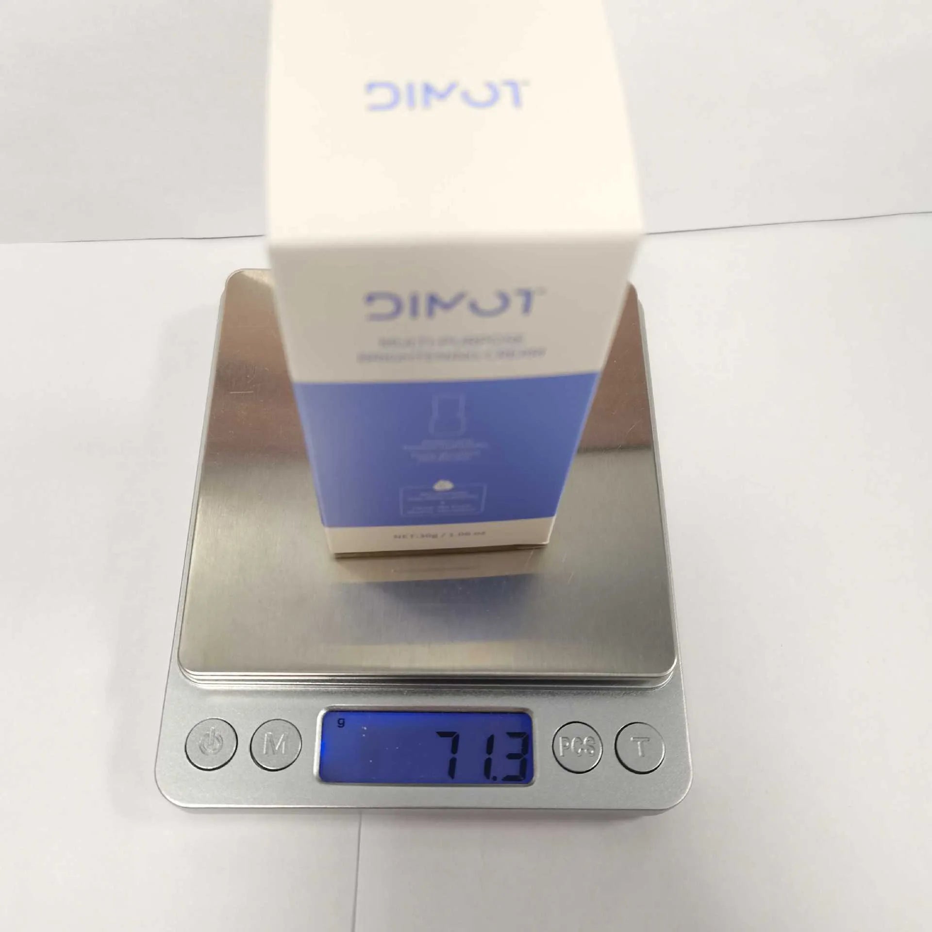 30ml tube of moisturizing cream primer for all skin types