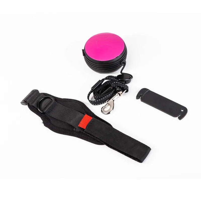 Automatic retractable dog leash extended to 3 metres with secure clip attachment