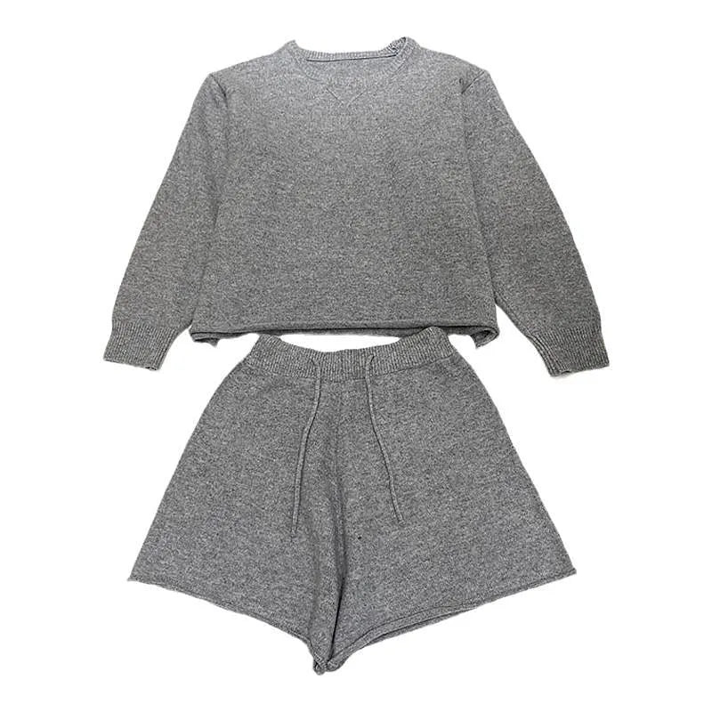 Women's loose-fitting sweater and knitted wide leg shorts two-piece set in multiple colour options