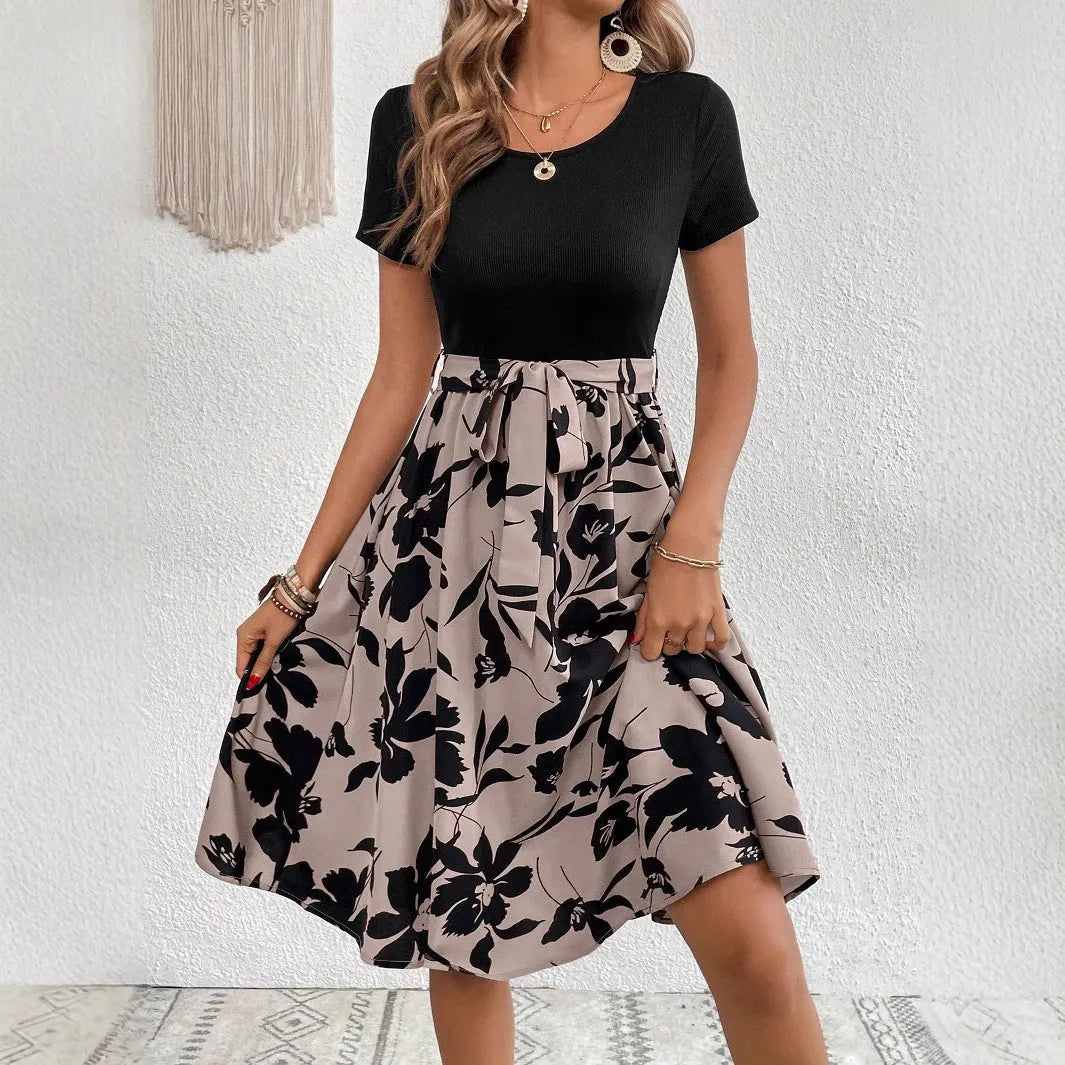 Women's khaki dress with floral print, lace-up front, A-line skirt and regular sleeves