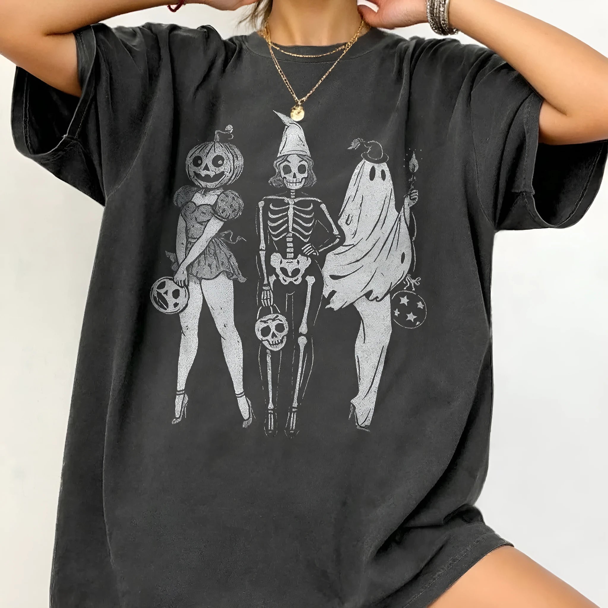 Loose-fitting summer cotton T-shirt with round neck and short sleeves in multiple colours