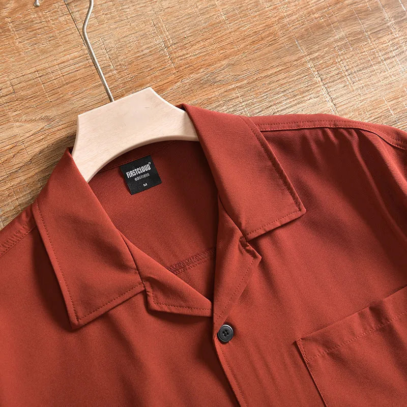 Men's lightweight loose short sleeve shirt in solid colour, polyester fabric, summer casual wear, front view