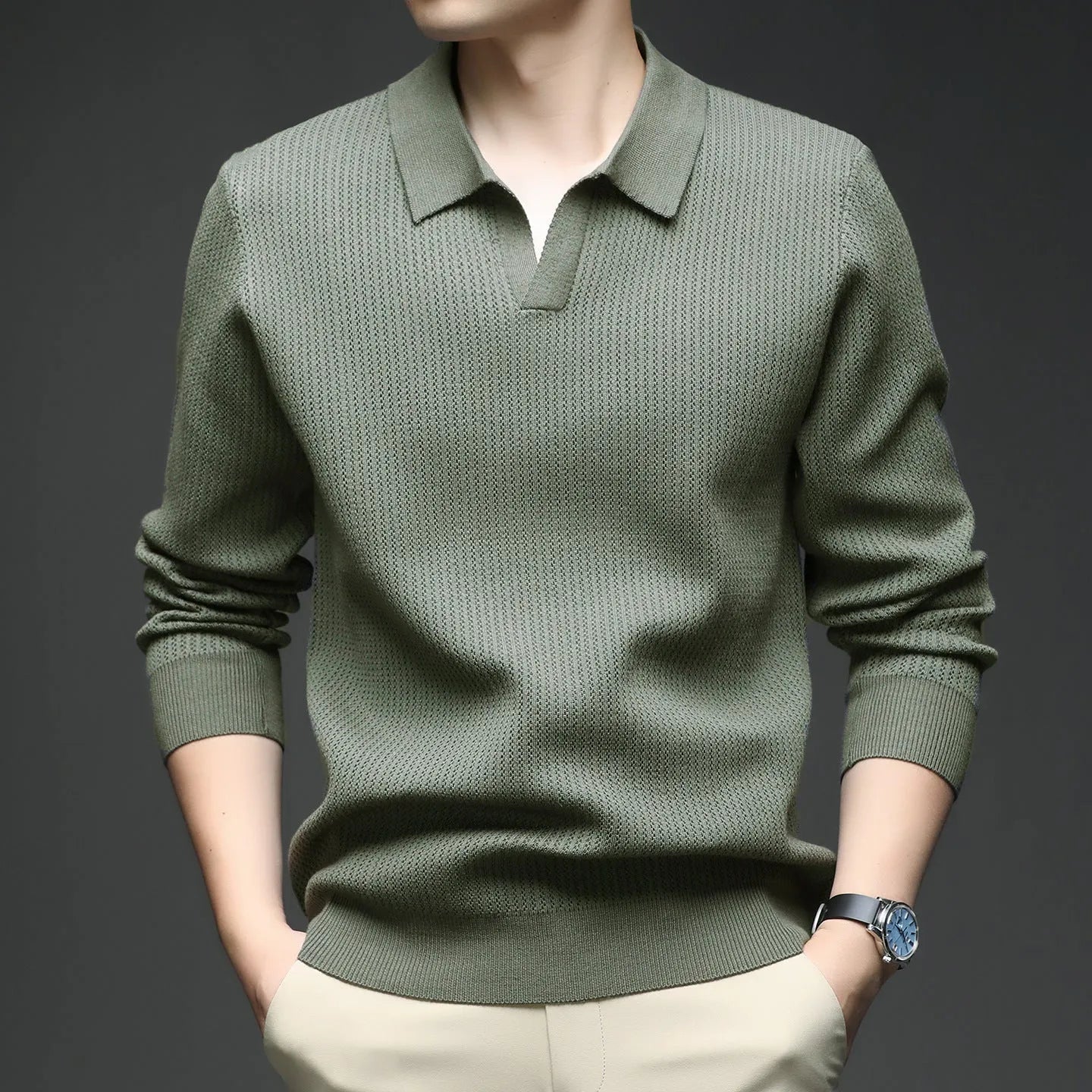 Men's loose fit casual pullover sweater in green for autumn inner wear and casual layering
