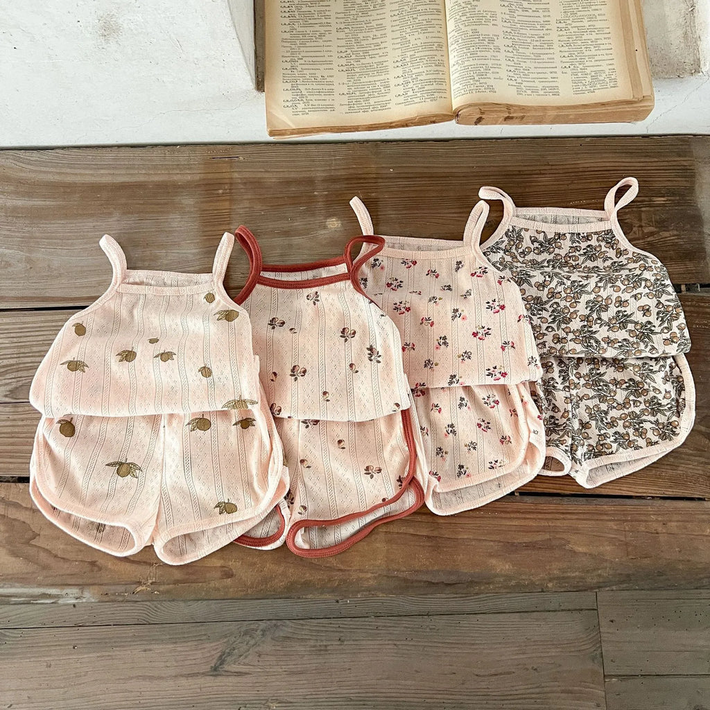 Children's cotton corduroy two-piece pajama set with pullover shirt and shorts in floral colour