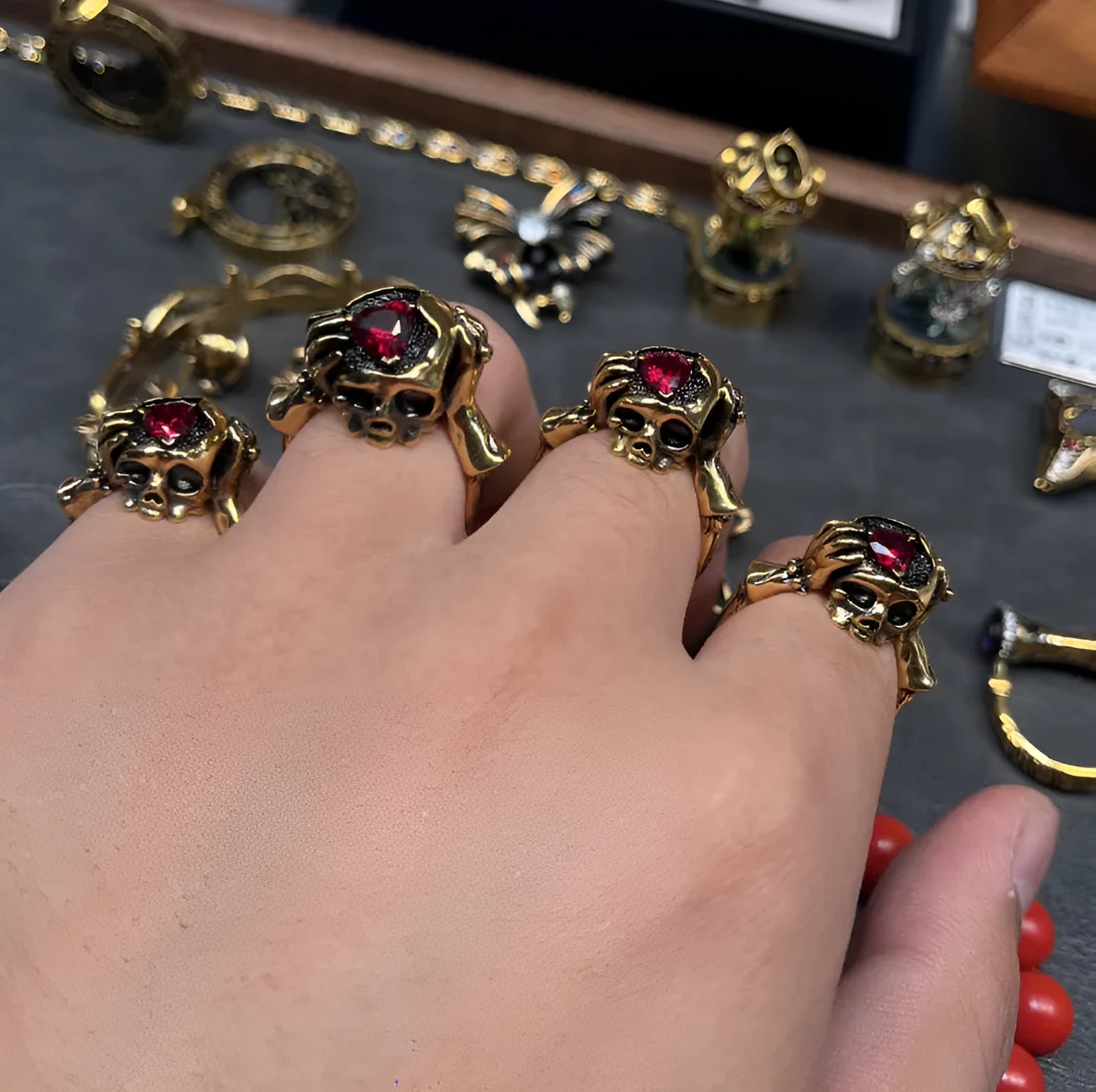 Adjustable copper electroplated skull ring with retro geometric design for men and women