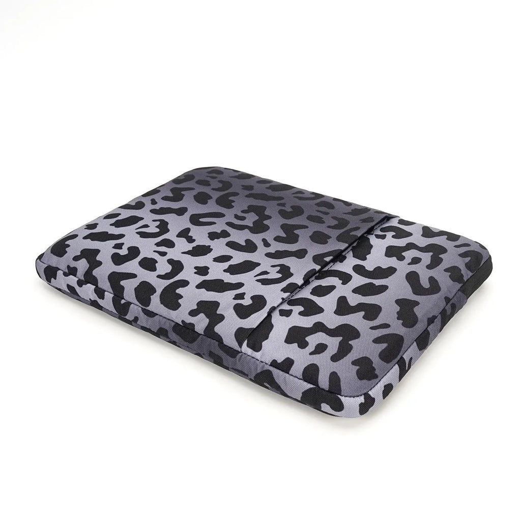 Leopard print laptop sleeve for 13-inch 14-inch 15.6-inch and 16-inch laptops.