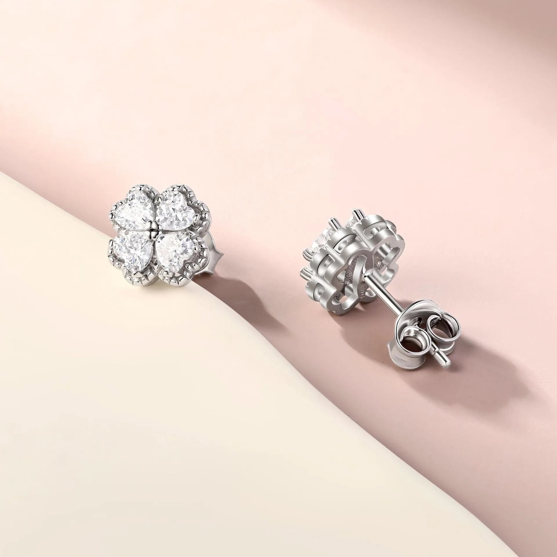 Zeng Yin four-leaf clover heart shape 925 silver earrings with zircon stones and white gold colour finish