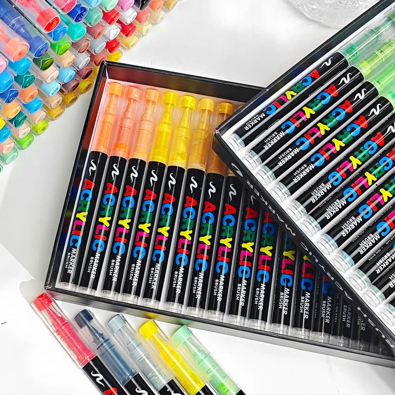 Set of straight liquid acrylic marker pens for art and graffiti in multiple colours