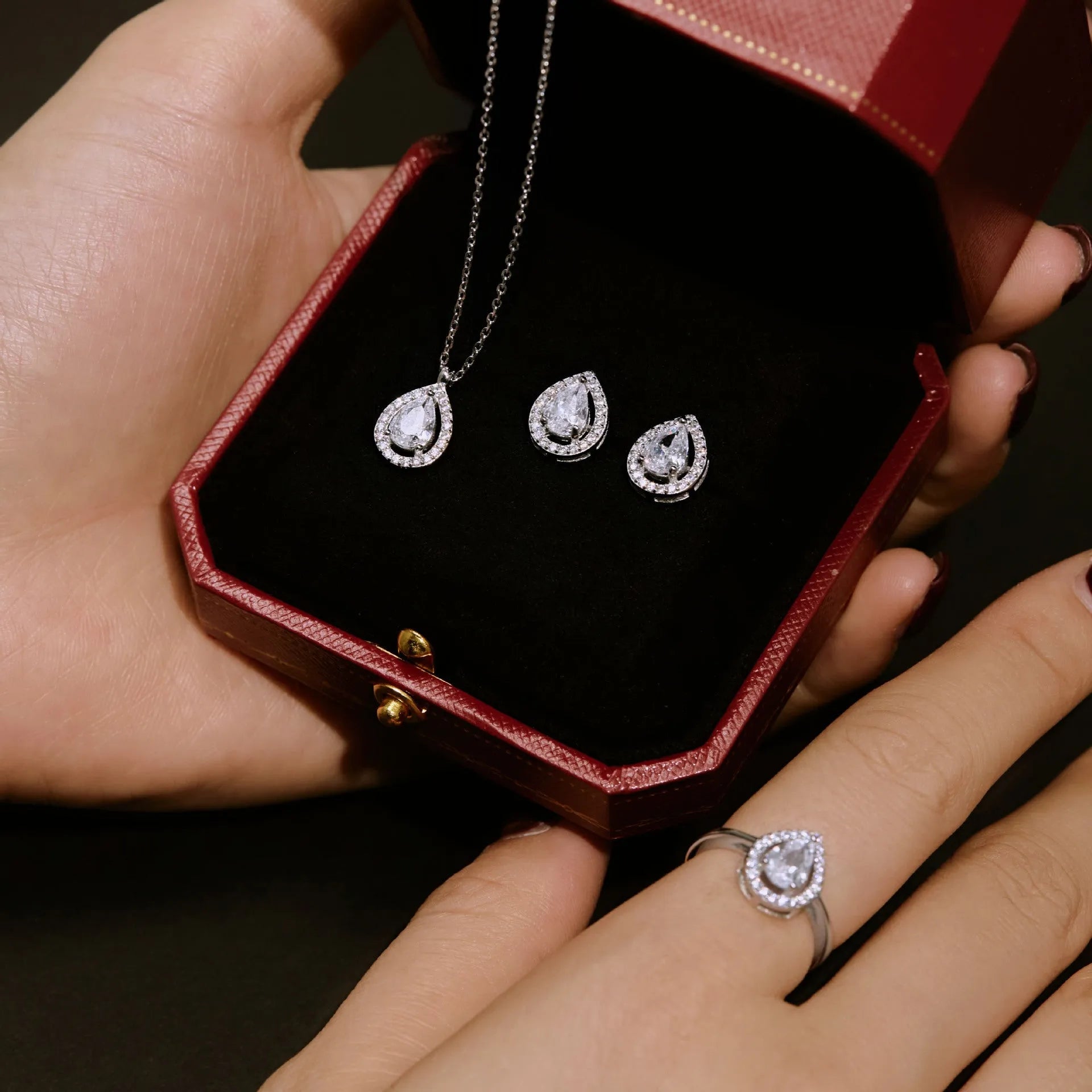 S925 sterling silver drop-shaped diamond zircon ring for women light luxury style