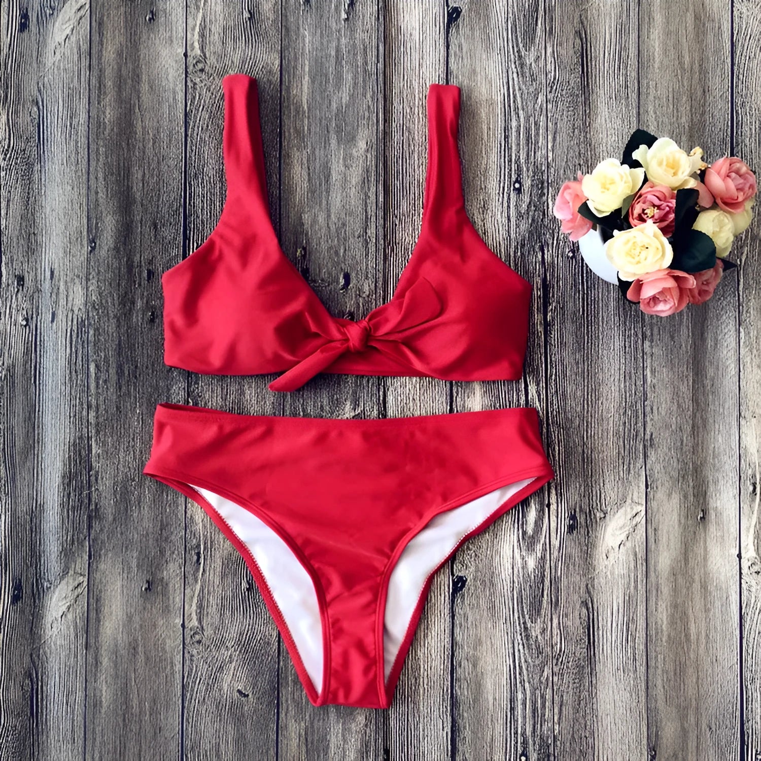 Solid colour bikini set in tight-fitting European American style with sleeveless bra top