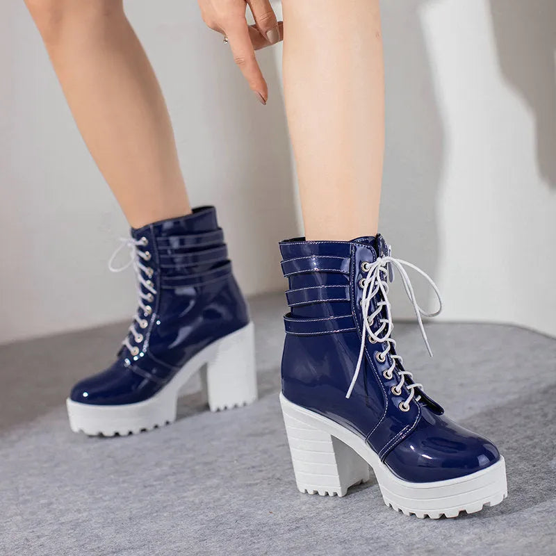 Women's black thick heel short boots with lace-up front and round toe design