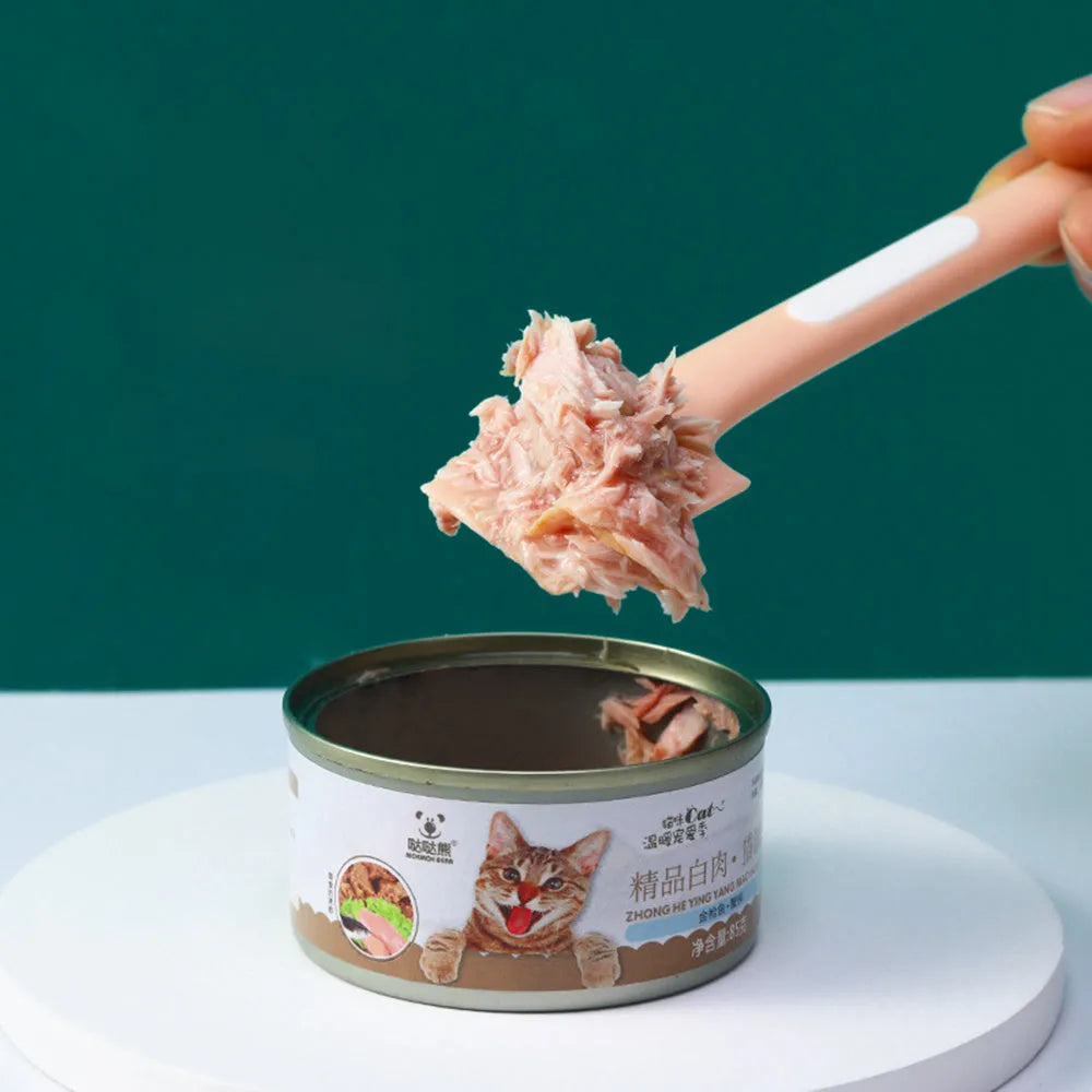 16cm long TPR pet feeding spoon with right-angle scraping edge in green colour