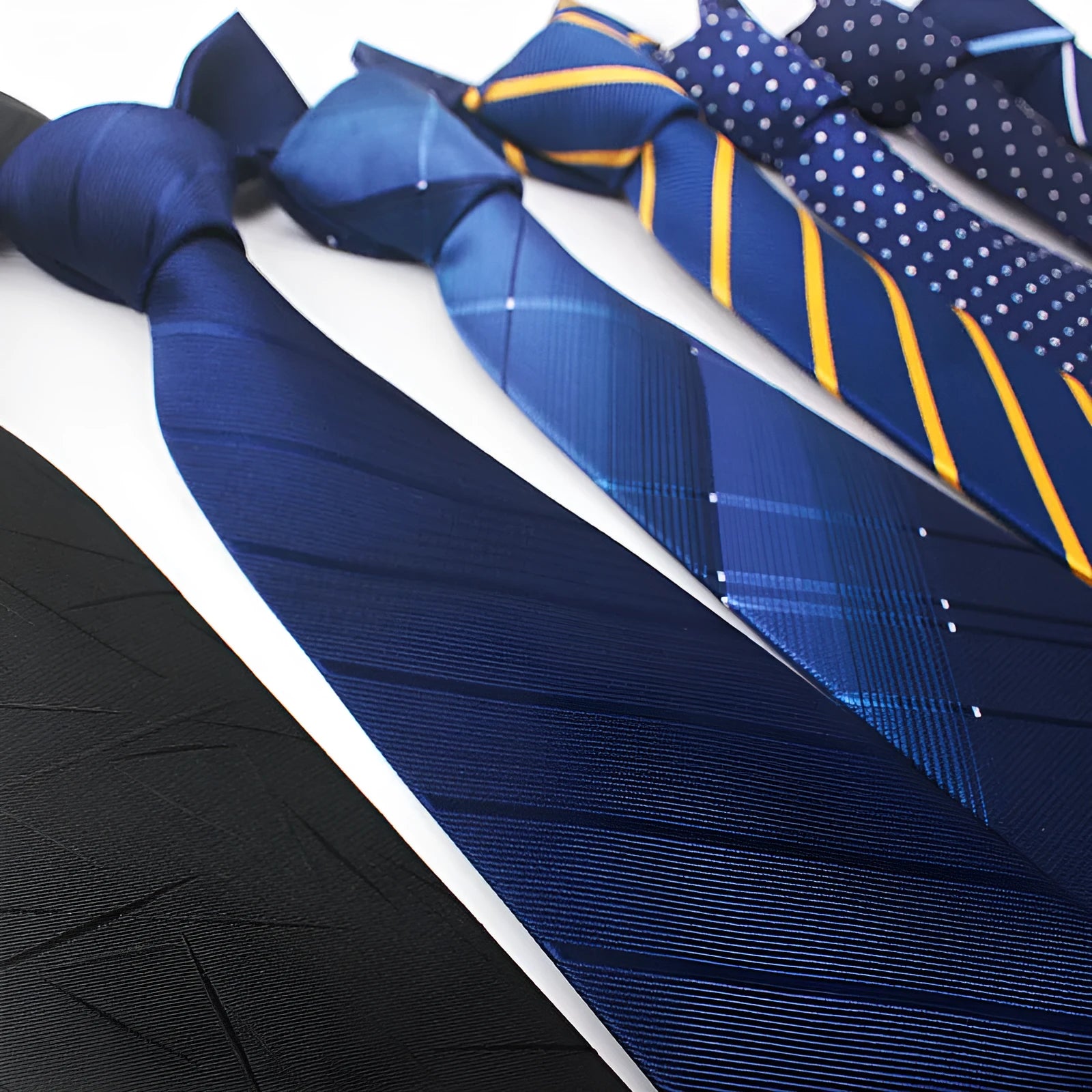 8cm wide polyester Jacquard striped business tie in arrow shape showing red, black, and blue colour options