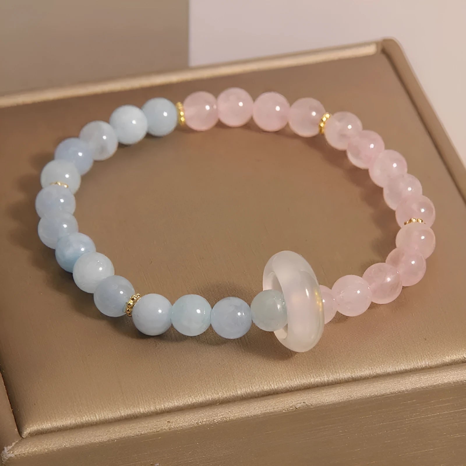 Women's aquamarine crystal bracelet with round mixed material beads in light luxury natural style