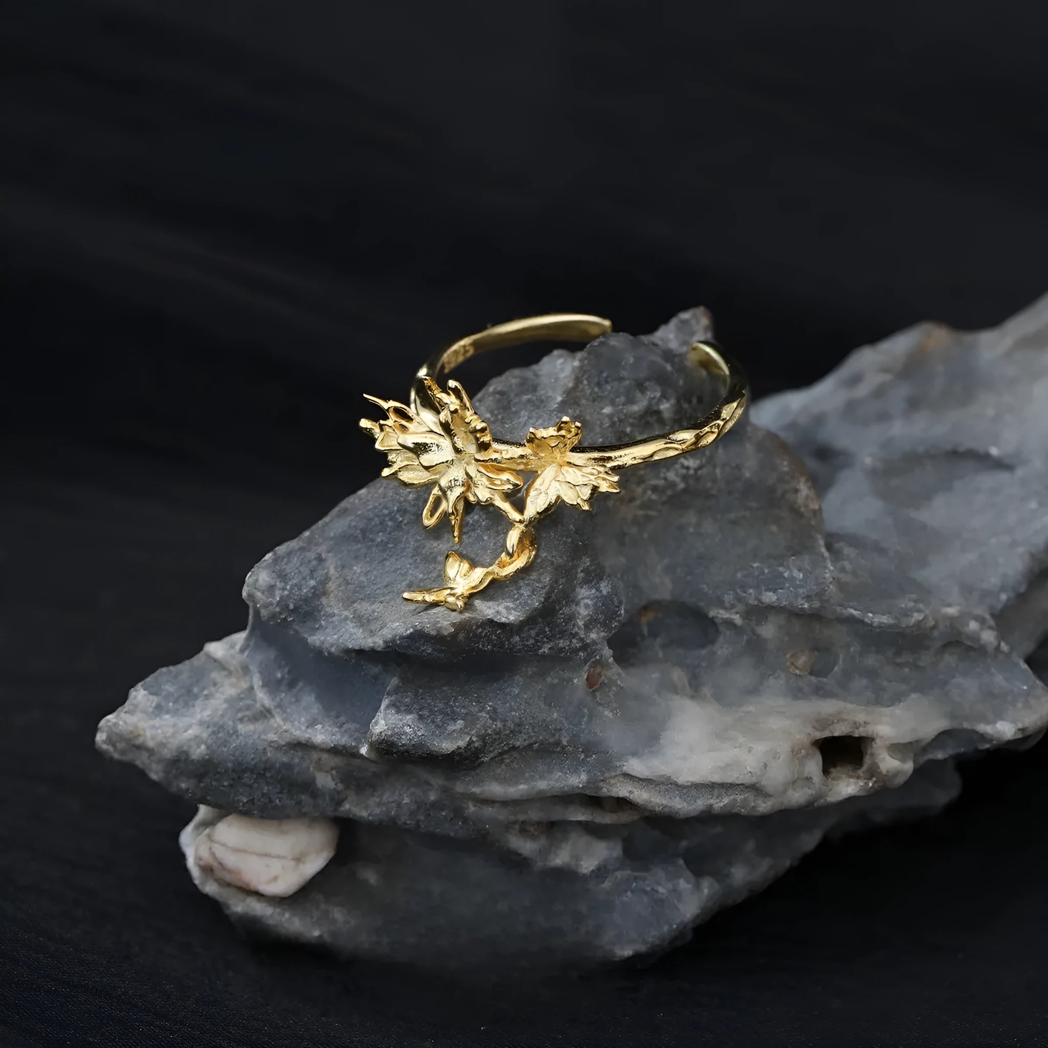 Silver butterfly ring with adjustable opening in electroplated white gold or 18K gold colour