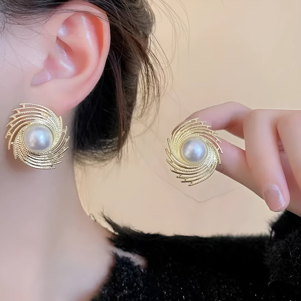 Exaggerated high-grade pearl vintage earrings for women, alloy flower shape, electroplated finish