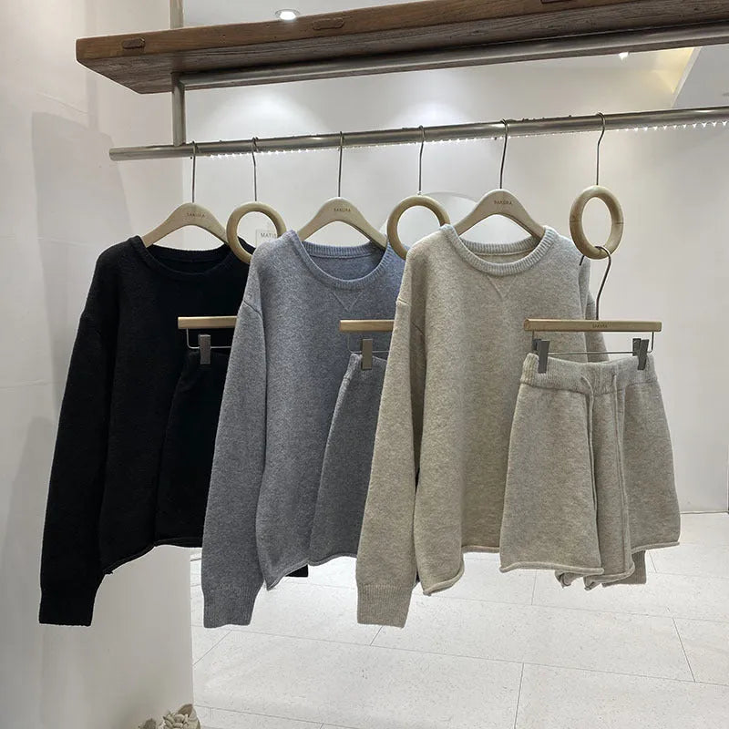 Women's loose-fitting sweater and knitted wide leg shorts two-piece set in multiple colour options