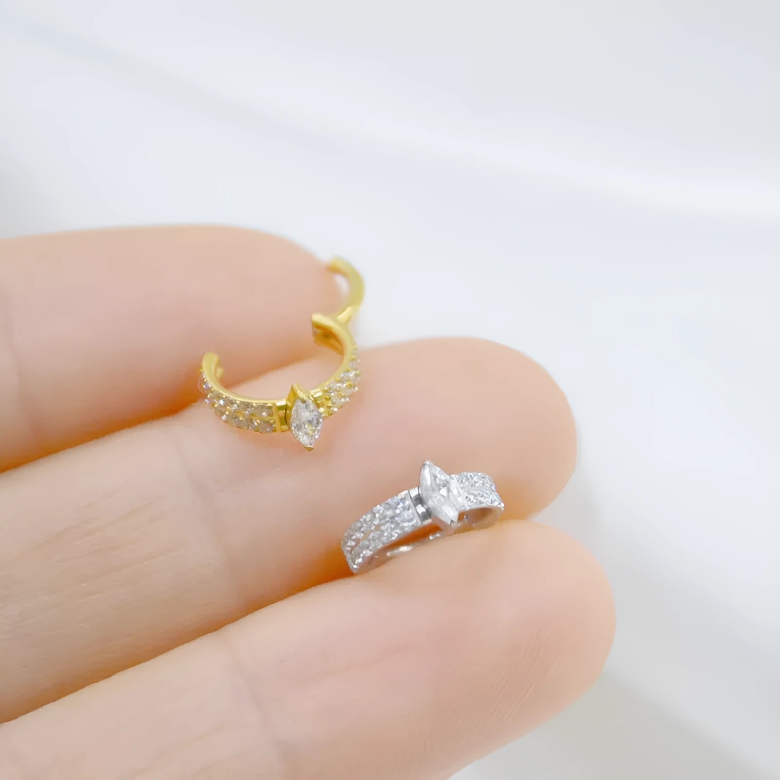 Zircon heart-shaped earrings in 316 titanium steel with full diamond design, silver and gold colour options