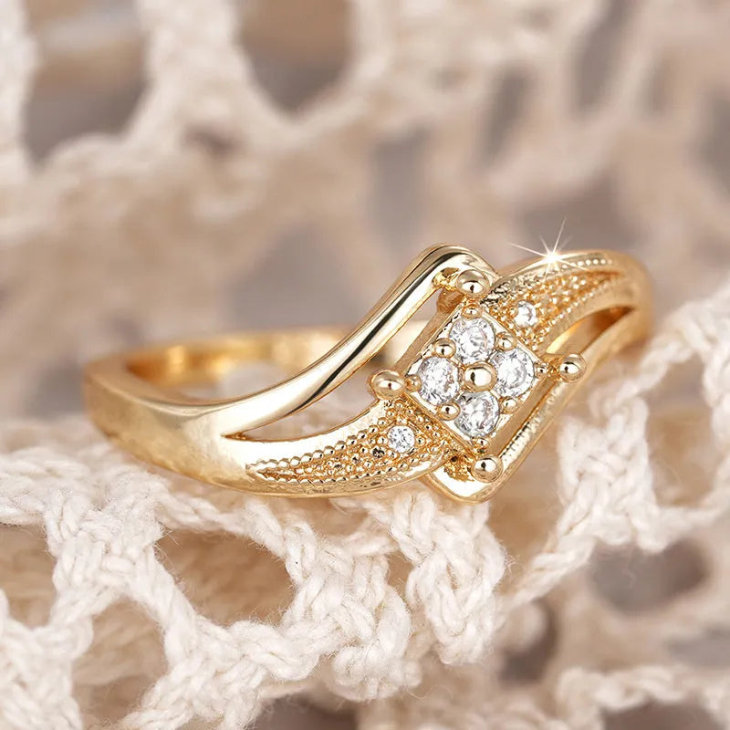 Women's copper ring with micro inlaid zircon stones, yellow gold colour, geometric diamond shape