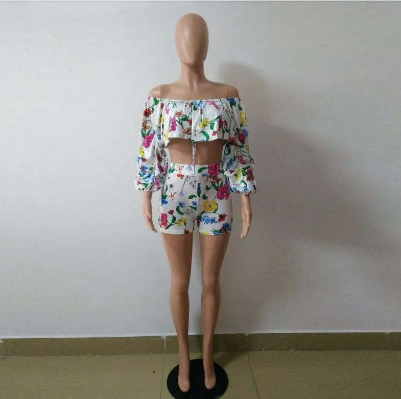 Women's multicolour digital print two-piece outfit with pile sleeves on short top and matching shorts