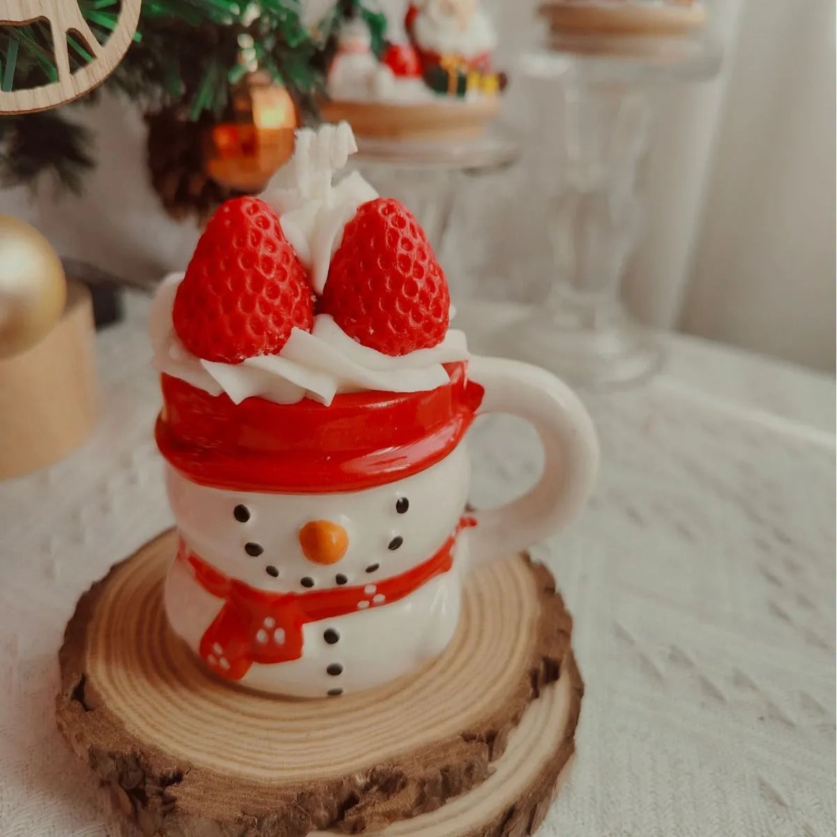 Santa Claus ceramic cup aromatherapy candle with soy wax in festive gift box, 10x7x10.5 cm