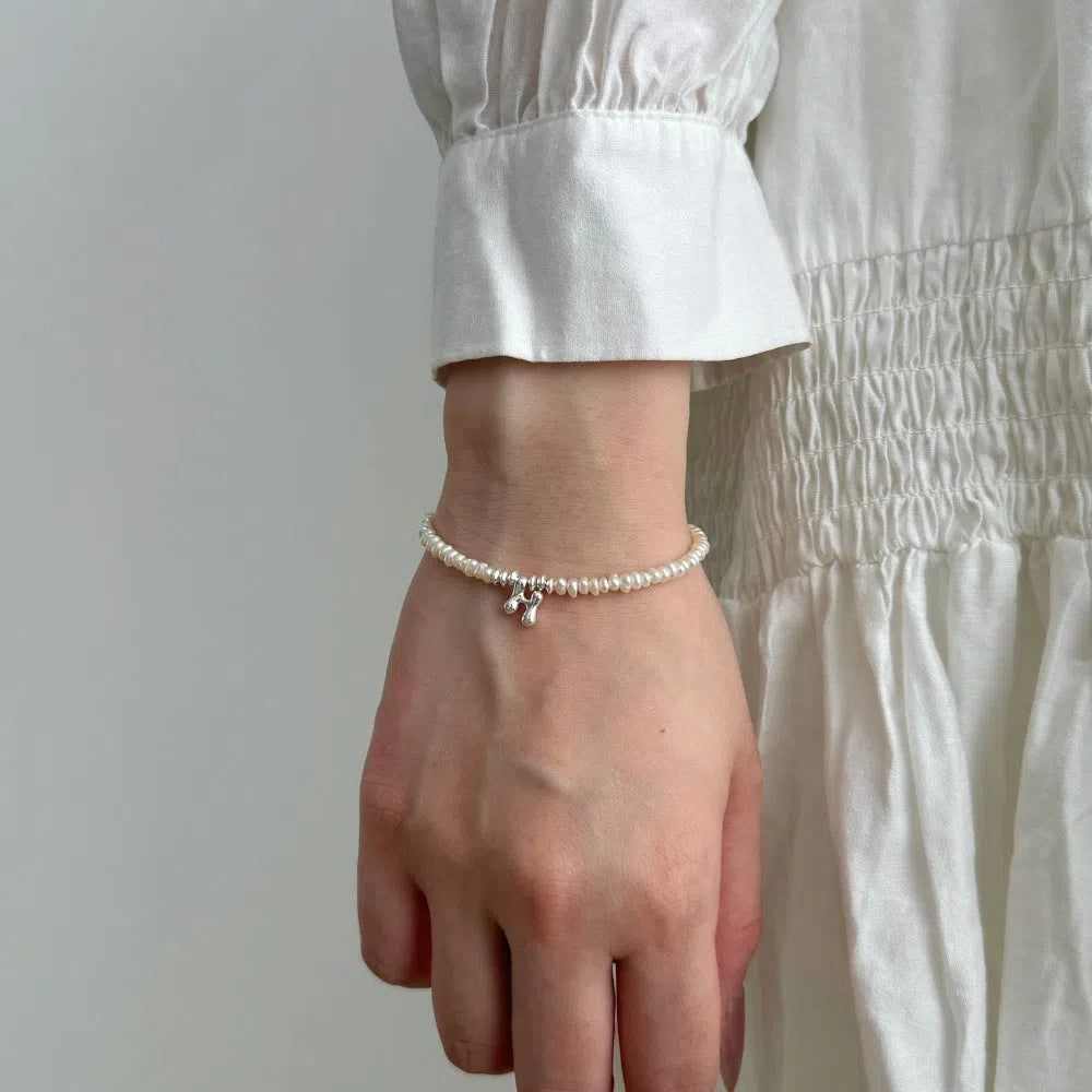 Natural freshwater pearl bracelet with 925 silver chain and electroplated letter charm