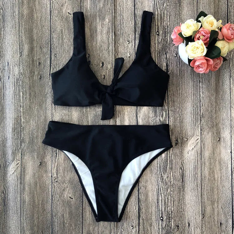 Solid colour bikini set in tight-fitting European American style with sleeveless bra top