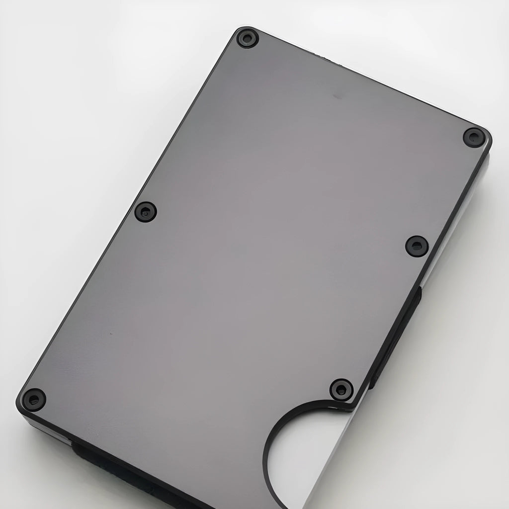 Aluminium alloy grey carbon fibre wallet with 7 card slots and RFID protection