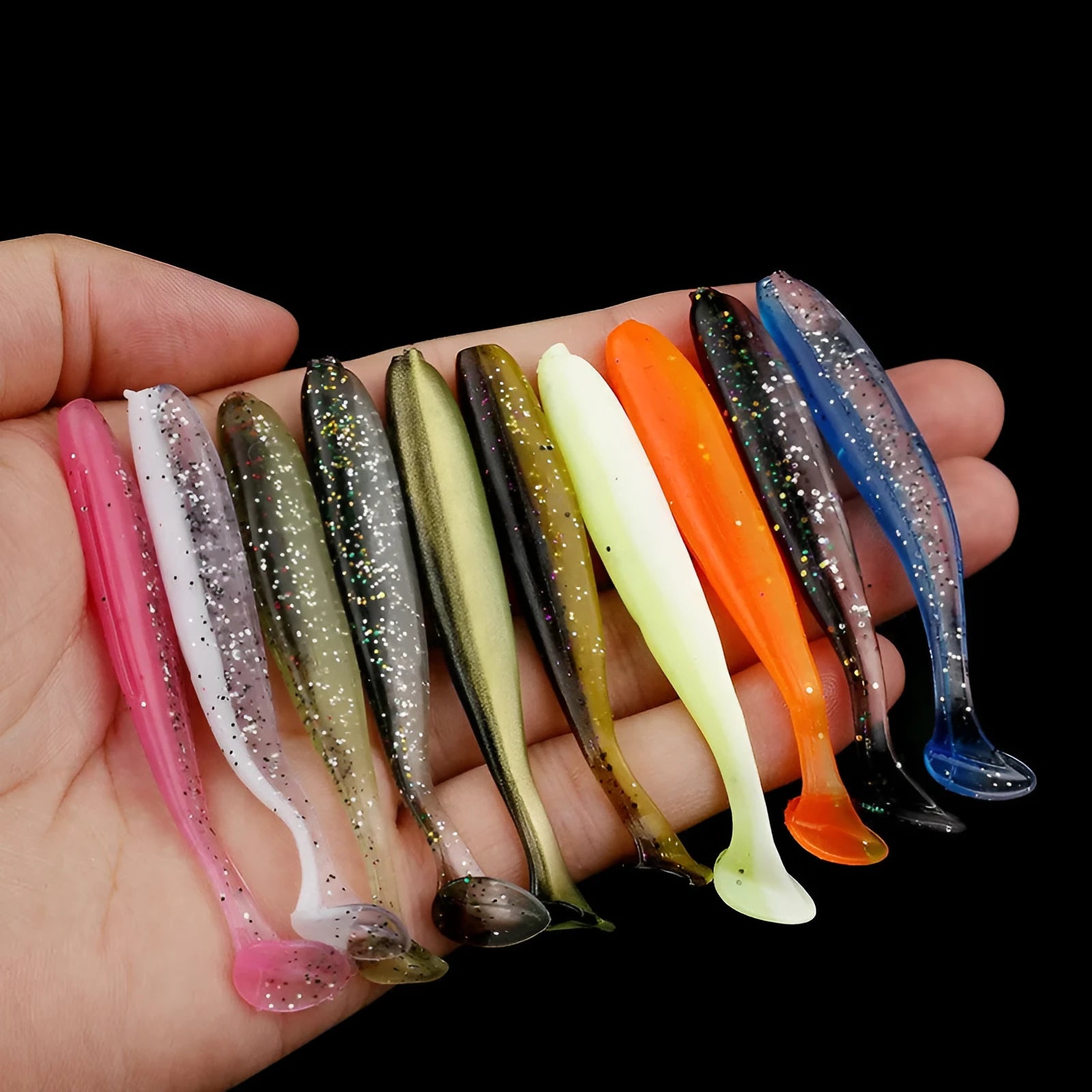 Two-tone soft worm fishing lure measuring 7 cm for Mandarin fish and topmouth culter