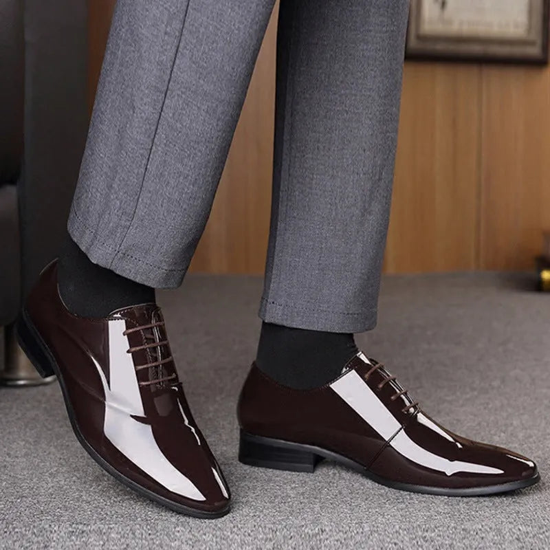Men's business formal shoes with pointed toe and artificial PU upper in black colour