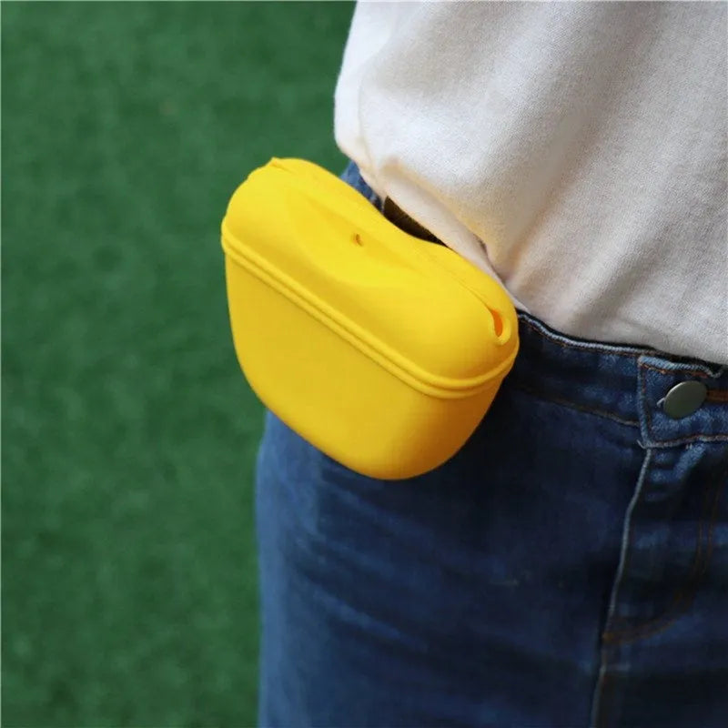 Silicone dog training treat pouch with clip and magnetic opening in assorted colours