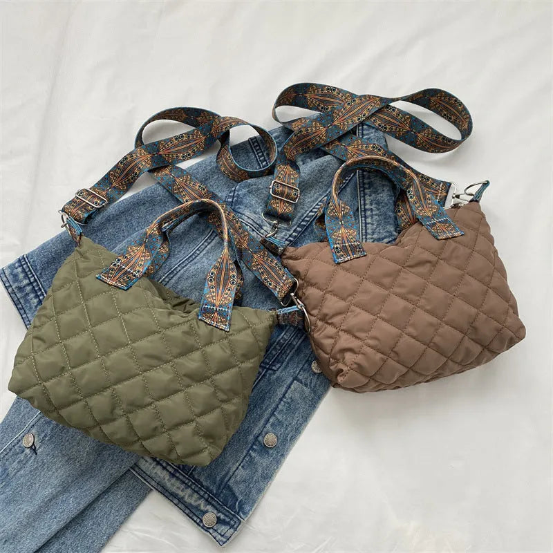 Soft Oxford cloth shoulder messenger bag in urban simplicity style with single strap and sandwich pocket exterior