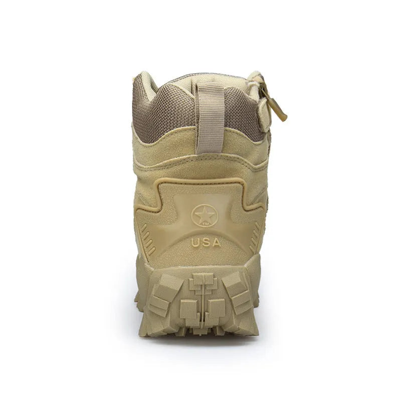 Men's black US Army Delta tactical combat boots with a rubber sole.
