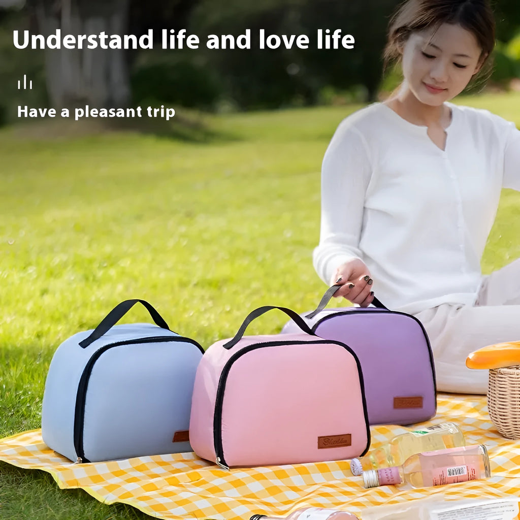 Insulated lunch box bag in textured cloth material with large capacity for picnics