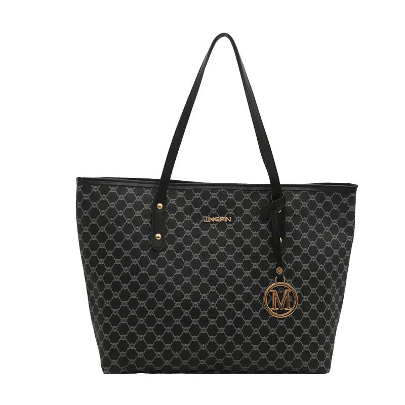 Street trend PU shoulder bag with sewing thread details in black, shown with a 42cm wide opening.