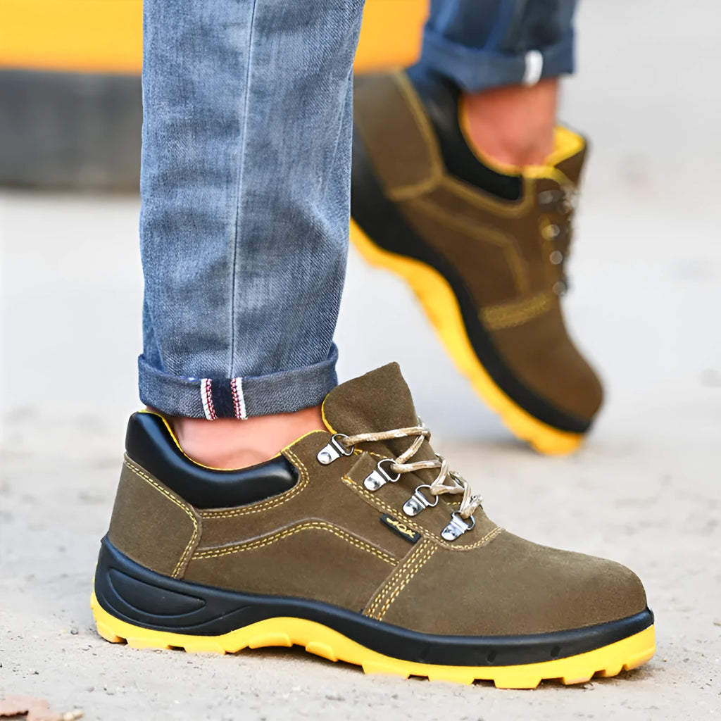 Bronze steel toe safety shoes with cow suede upper and non-slip sole