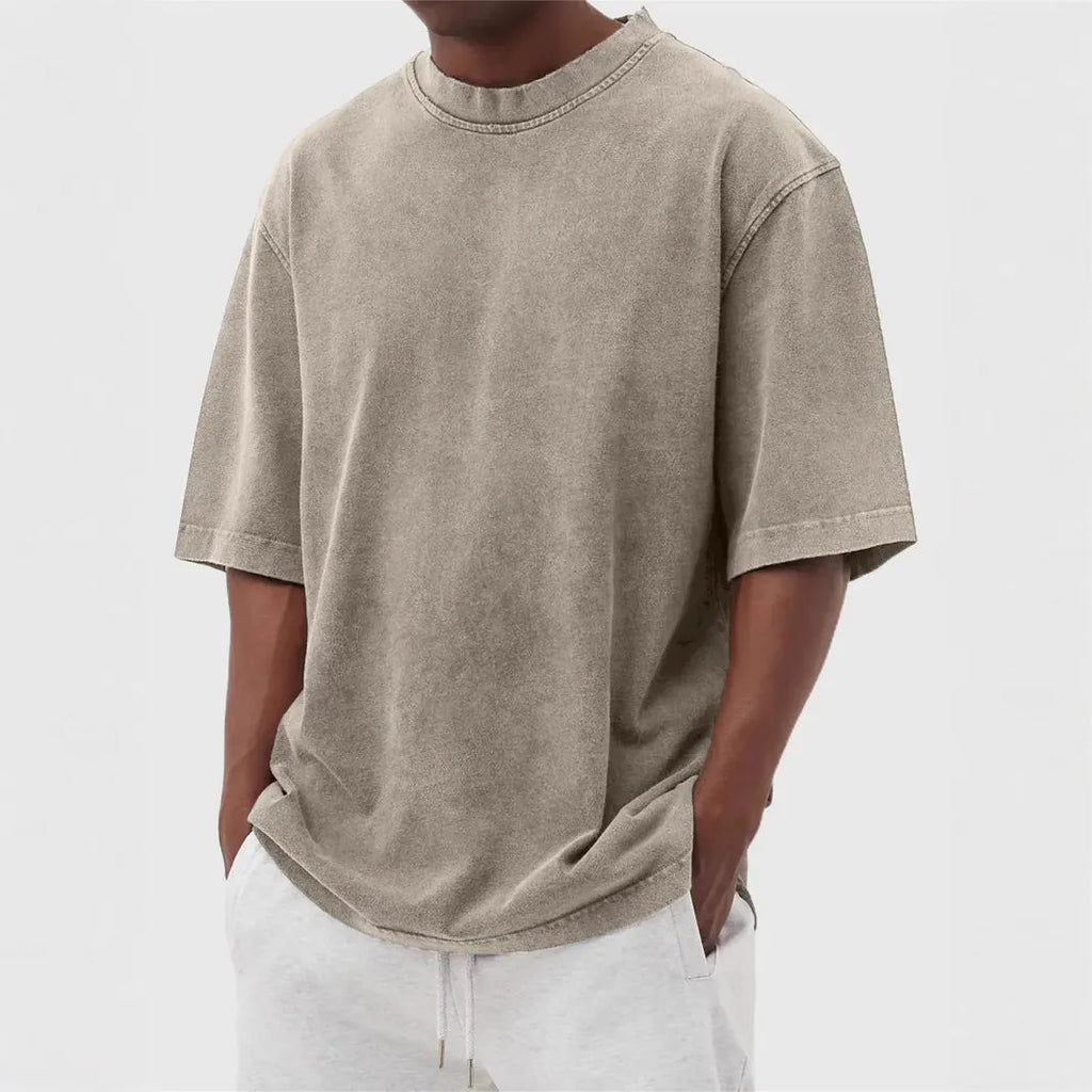 Men's stone-wash distressed pullover t-shirt in loose fit with half sleeves