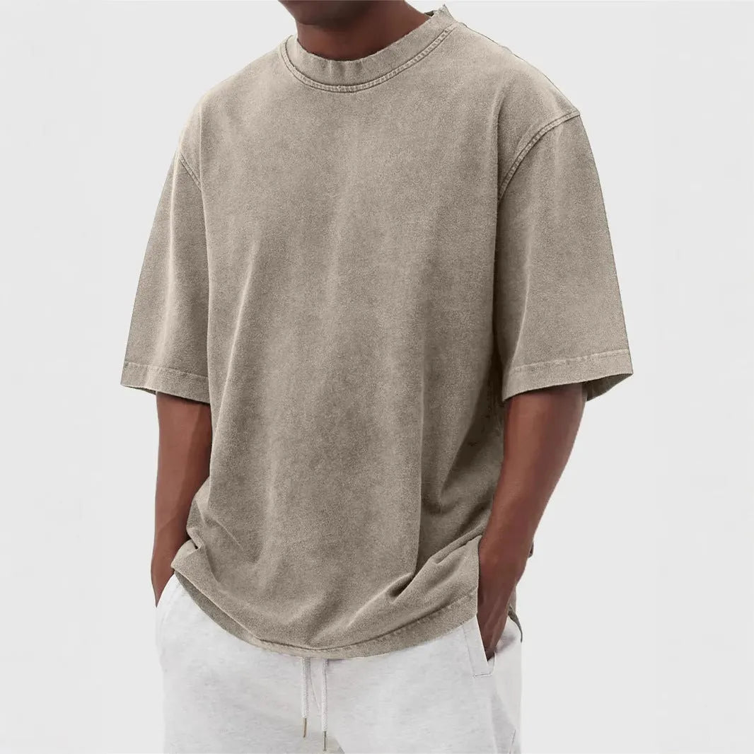 Men's stone-wash distressed pullover t-shirt in loose fit with half sleeves