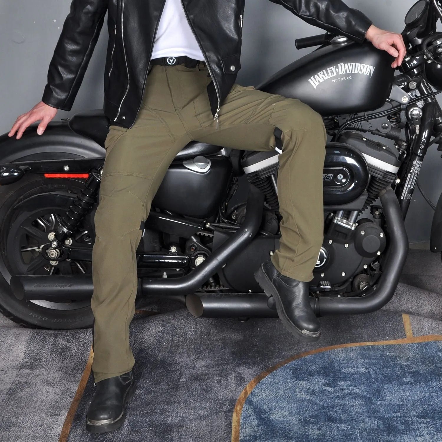 Motorcycle cycling pants in PK-16 green or black with waterproof windproof protection and drop-resistant safety features