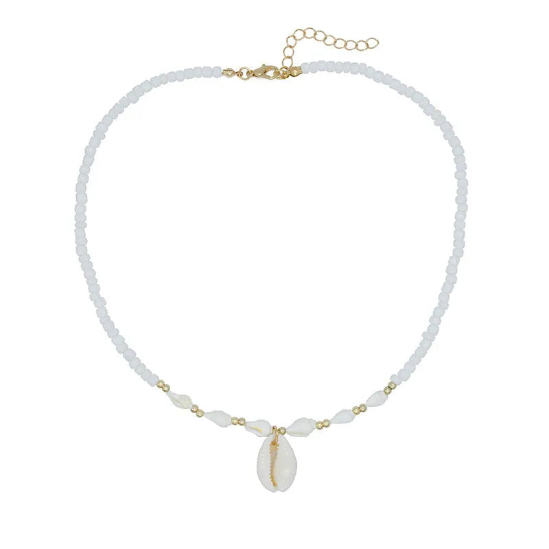White pearl necklace with mother pearl shellfish conch pendant and electroplated finish