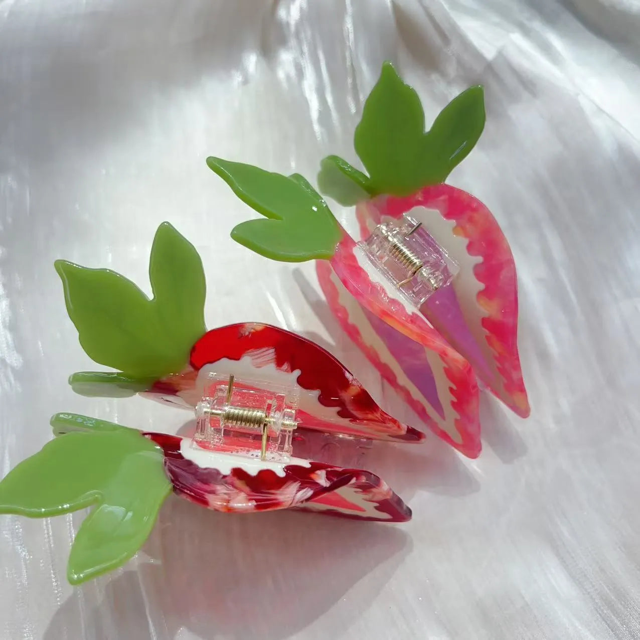 Handmade strawberry hairpin for girls in red or pink pastoral style