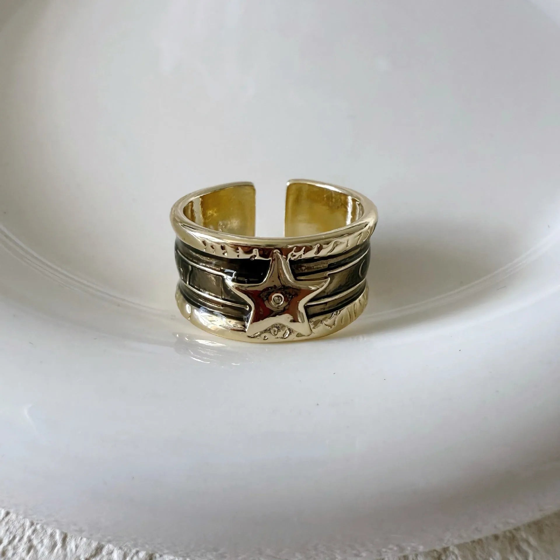 XINGX adjustable copper ring with distressed oil drop pattern and geometric lines in retro ins style