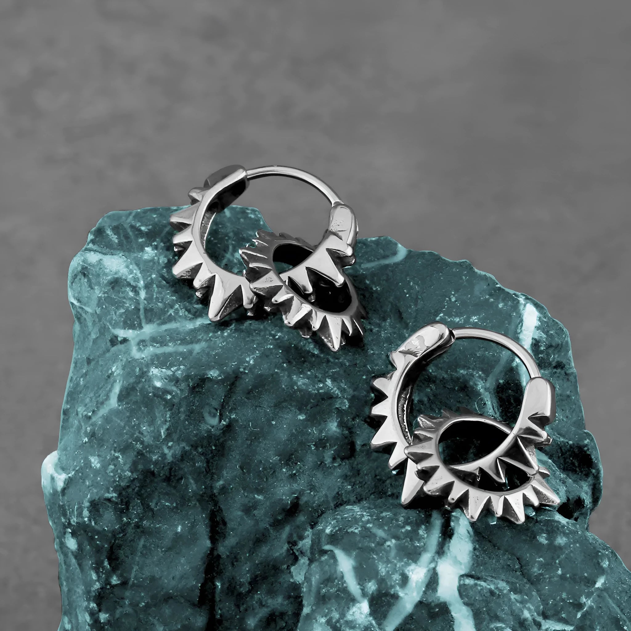 Polished stainless steel round ring earrings in retro European and American style