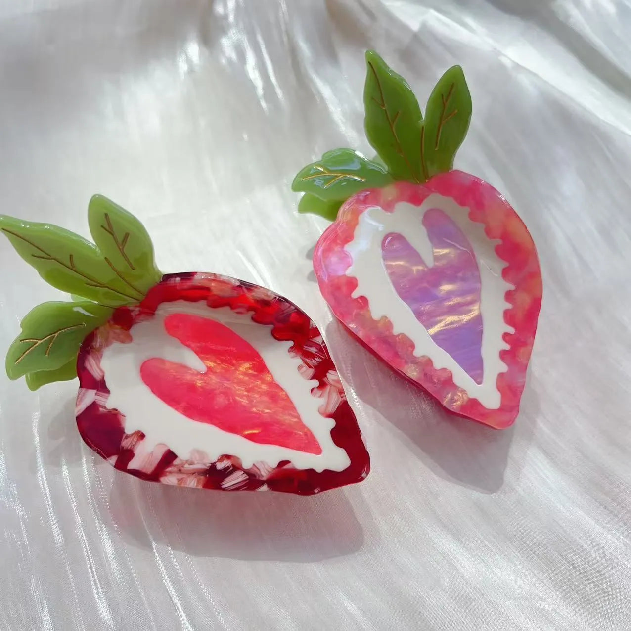 Handmade strawberry hairpin for girls in red or pink pastoral style