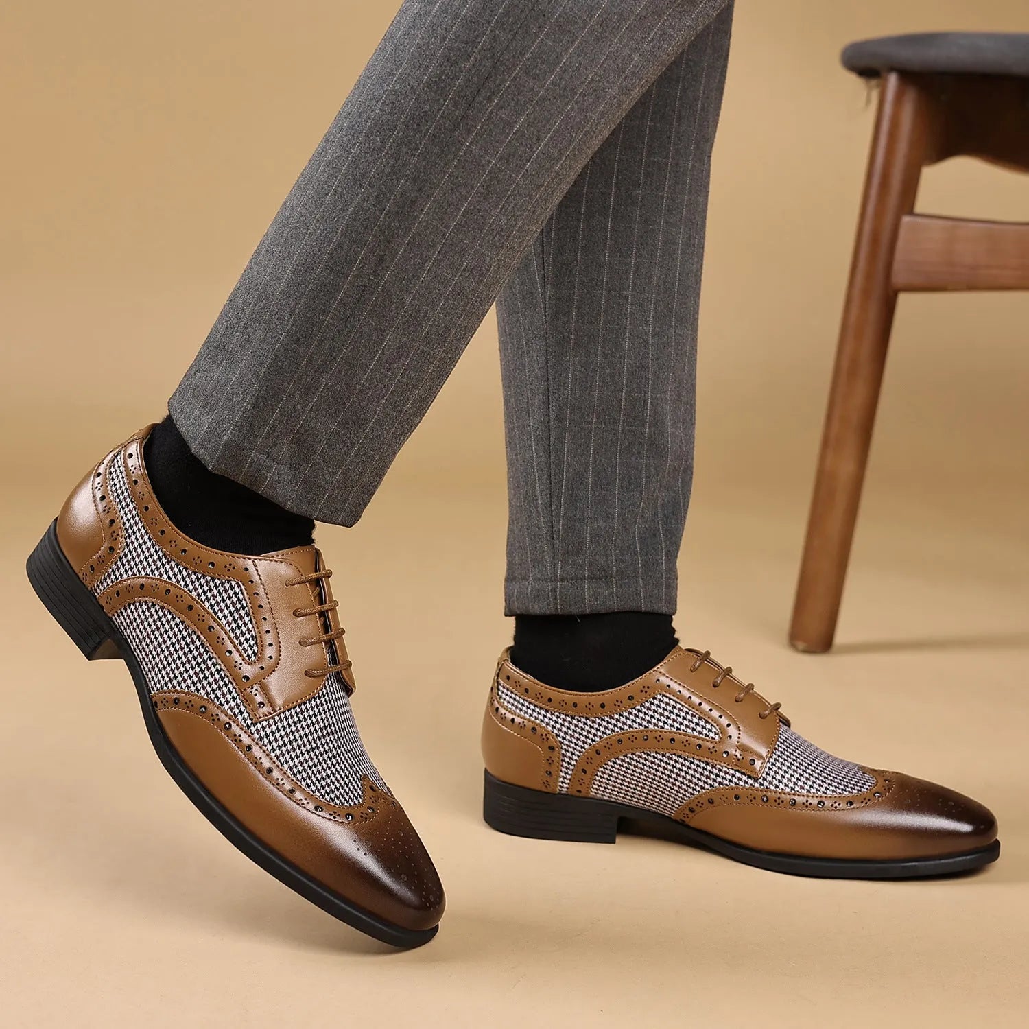 Men's houndstooth plaid casual leather shoes with square toe and lace-up front in four colour options.