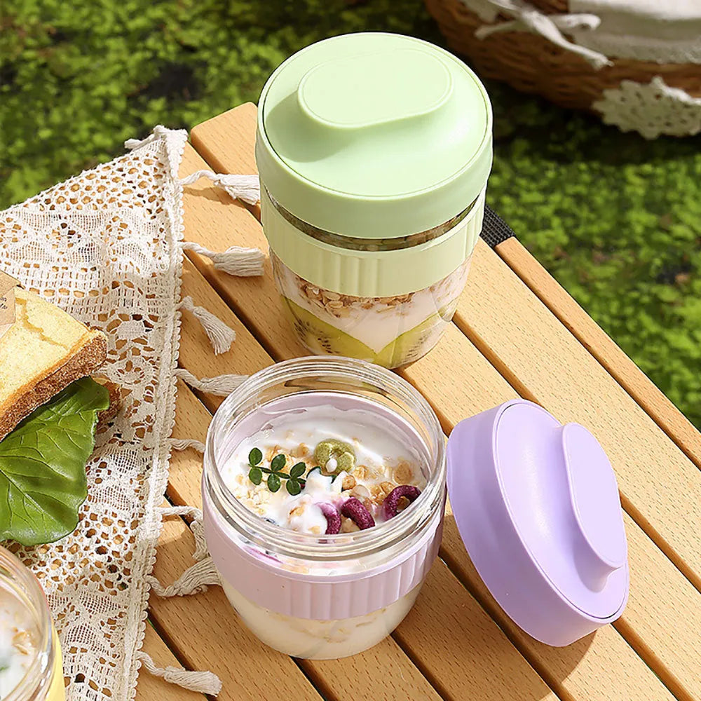 Breakfast oat cup with lid and spoon, leak-proof plastic salad cup in 480ML and 570ML, PP material, colour options green pink purple white
