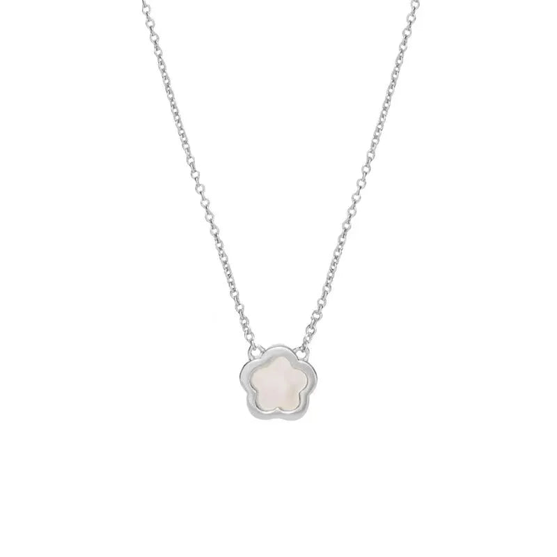 White mother shell flower pendant necklace on copper O-shaped chain in silver finish