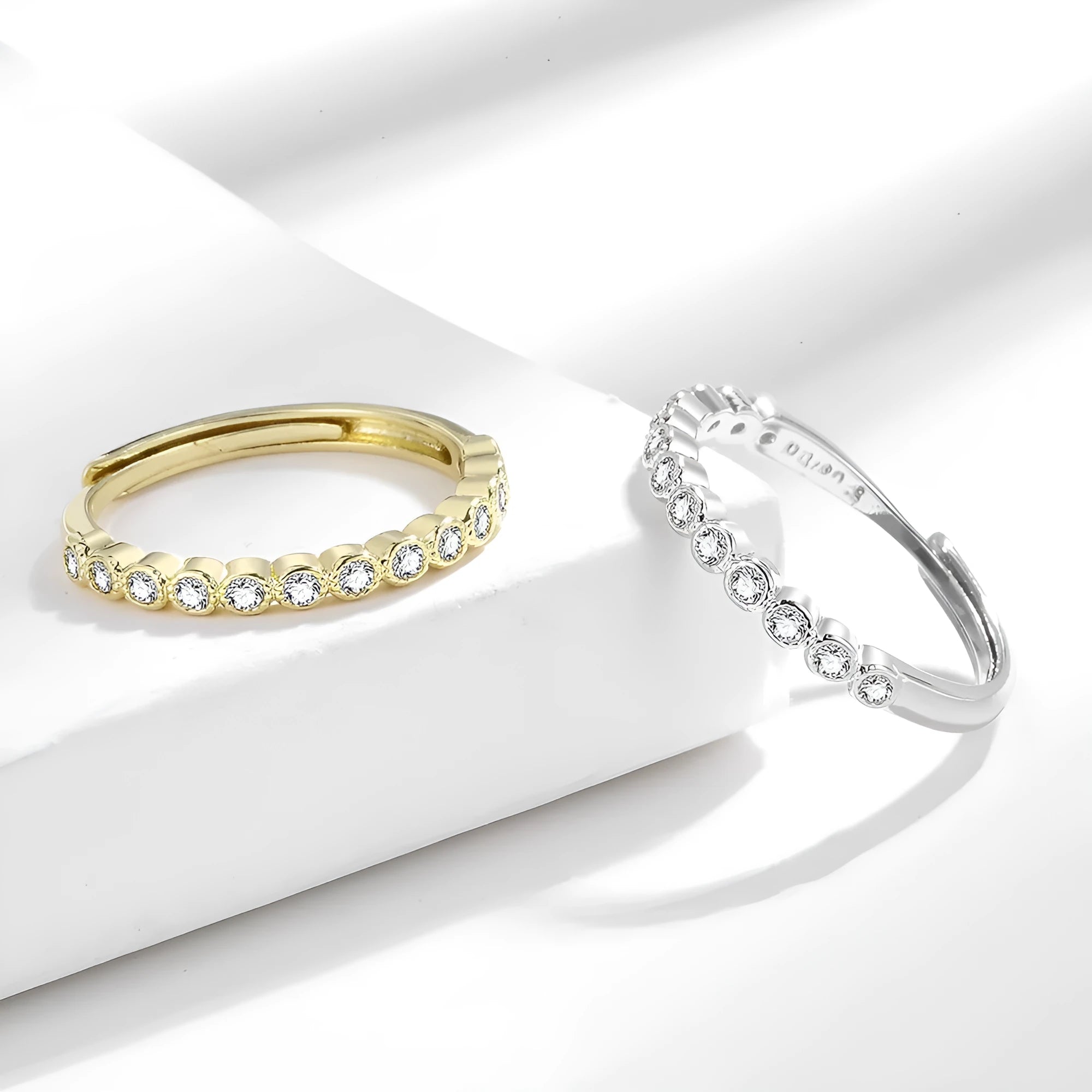 Women's geometric diamond tail ring with open mouth design in white gold or yellow gold colour finish